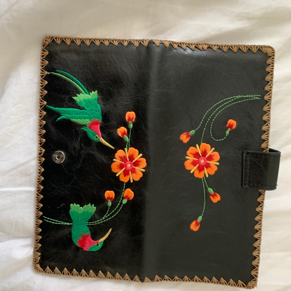 LAVISHLY BLACK LEATHER WALLET